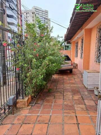 Imagem Casa com 3 Quartos à Venda, 308 m² em Fátima - Fortaleza