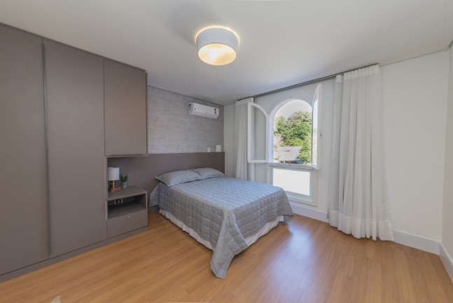 Imagem Casa com 1 Quarto à Venda, em Santa Tereza - Porto Alegre Imagem Casa com 1 Quarto à Venda, em Santa Tereza - Porto Alegre