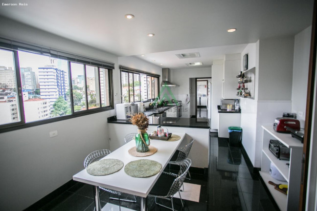Imagem Casa com 3 Quartos à Venda, 290 m² em Aclimação - São Paulo Imagem Casa com 3 Quartos à Venda, 290 m² em Aclimação - São Paulo
