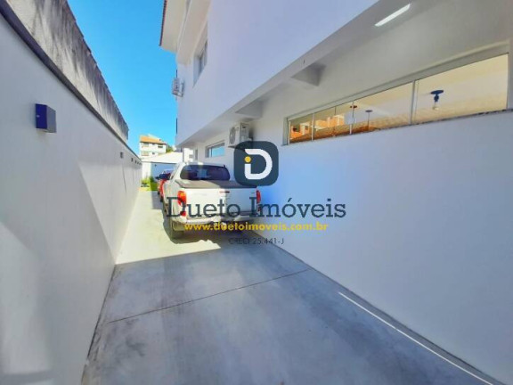 Imagem Sobrado com 3 Quartos à Venda, 260 m² em Camobi - Santa Maria