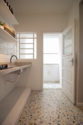Imagem Imóvel com 1 Quarto à Venda,  em Moinhos De Vento - Porto Alegre