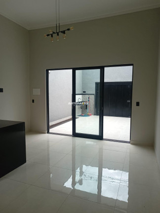 Imagem Casa com 3 Quartos à Venda, 200 m²
