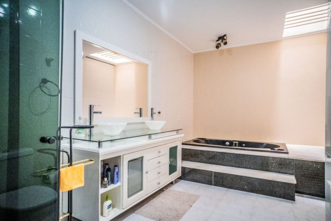 Imagem Imóvel com 3 Quartos à Venda,  em Vila Ipiranga - Porto Alegre