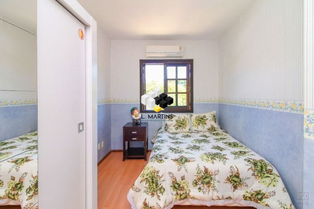 Imagem Casa com 3 Quartos à Venda, 198 m² em Cavalhada - Porto Alegre Imagem Casa com 3 Quartos à Venda, 198 m² em Cavalhada - Porto Alegre