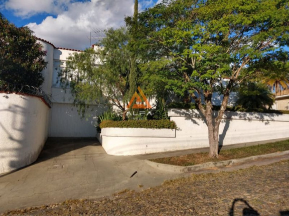 Imagem Casa com 4 Quartos à Venda, 378 m²