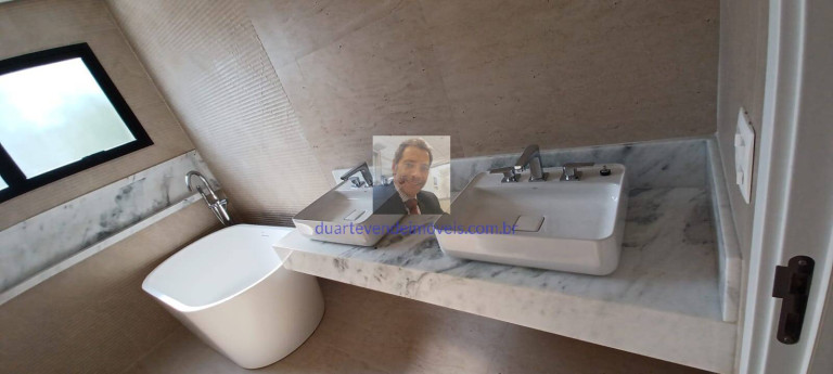 Imagem Casa de Condomínio com 4 Quartos à Venda, 276 m² em Barueri