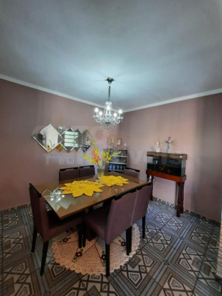 Imagem Casa com 3 Quartos à Venda, 267 m² em Jordanésia (jordanésia) - Cajamar Imagem Casa com 3 Quartos à Venda, 267 m² em Jordanésia (jordanésia) - Cajamar