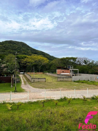 Terreno à Venda, 833 m² em Rio Tavares - Florianópolis