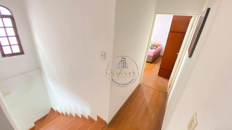 Imagem Sobrado com 3 Quartos à Venda, 288 m² em Parque Dos Bancários - São Paulo