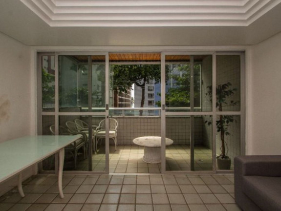 Imagem Apartamento com 4 Quartos à Venda, 234 m²