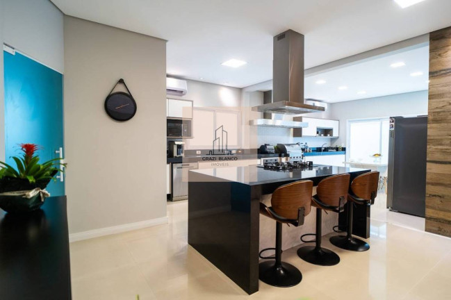 Imagem Casa de Condomínio com 3 Quartos à Venda, 280 m²