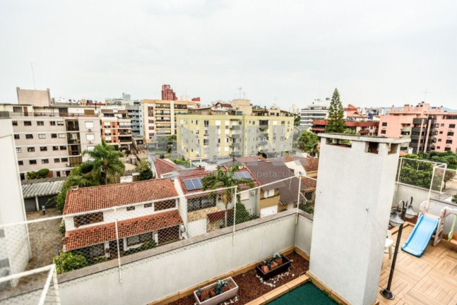 Imagem Imóvel com 3 Quartos à Venda, 241 m² em Jardim Lindóia - Porto Alegre