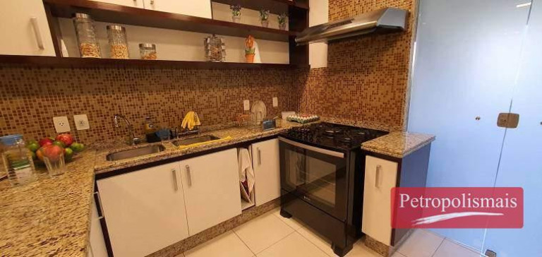 Imagem Casa de Condomínio com 3 Quartos à Venda,  em Quitandinha - Petrópolis