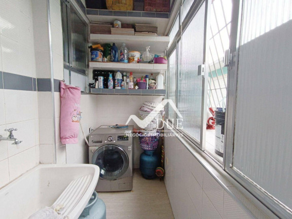 Imagem Casa com 2 Quartos à Venda, 105 m² em Encruzilhada - Santos