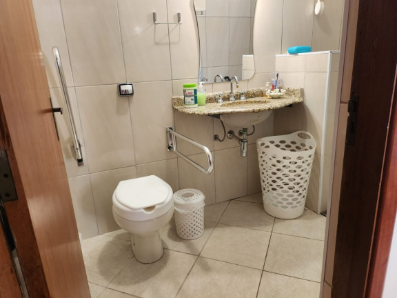 Imagem Sobrado com 4 Quartos à Venda, 204 m² em Santana - Pindamonhangaba