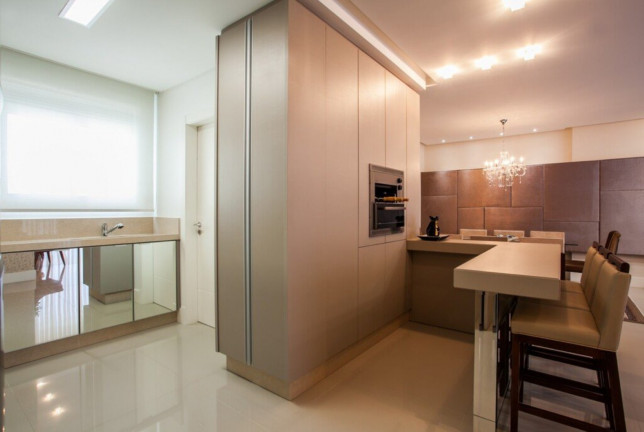 Imagem Imóvel com 4 Quartos à Venda, 205 m² em Pioneiros - Balneário Camboriú Imagem Imóvel com 4 Quartos à Venda, 205 m² em Pioneiros - Balneário Camboriú