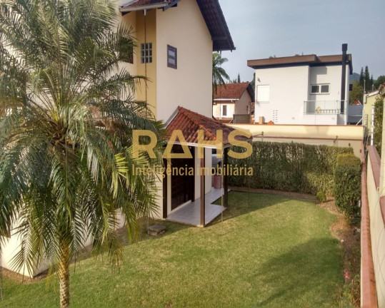 Imagem Casa com 4 Quartos à Venda, 261 m² em América - Joinville Imagem Casa com 4 Quartos à Venda, 261 m² em América - Joinville