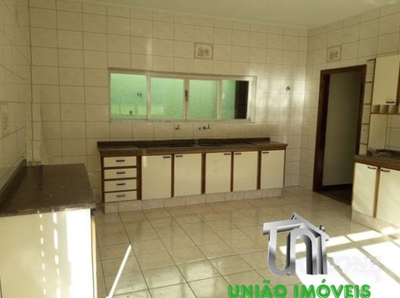Imagem Casa com 3 Quartos à Venda, 172 m² em Centro - Bragança Paulista