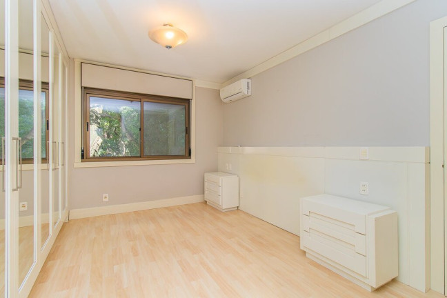 Imagem Apartamento com 3 Quartos à Venda, 148 m² em Moinhos De Vento - Porto Alegre Imagem Apartamento com 3 Quartos à Venda, 148 m² em Moinhos De Vento - Porto Alegre
