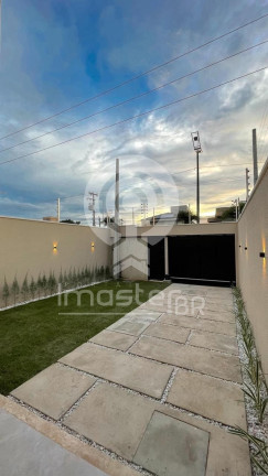 Imagem Casa com 4 Quartos à Venda, 134 m² em Pires Façanha - Eusébio