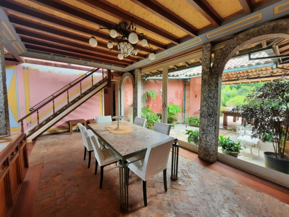 Imagem Casa com 3 Quartos à Venda, 350 m² em Albuquerque - Teresópolis Imagem Casa com 3 Quartos à Venda, 350 m² em Albuquerque - Teresópolis