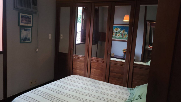 Imagem Casa com 4 Quartos à Venda, em Santo Antônio - Niterói Imagem Casa com 4 Quartos à Venda, em Santo Antônio - Niterói