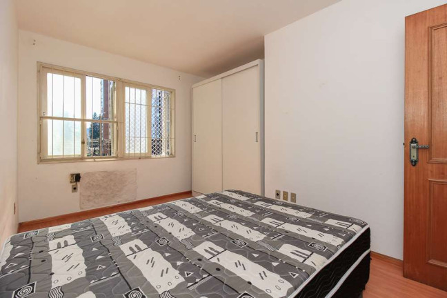 Imóvel com 2 Quartos à Venda,  em Petrópolis - Porto Alegre