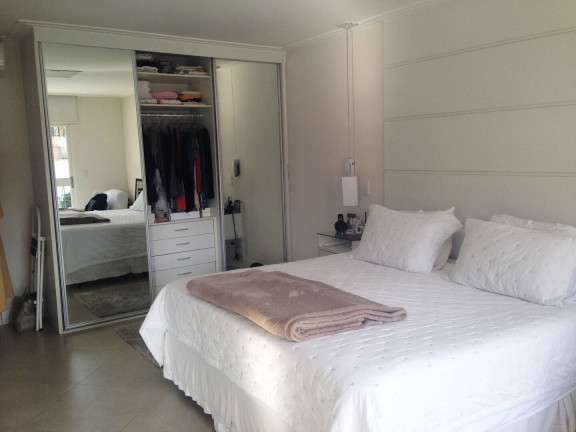 Imagem Casa com 3 Quartos à Venda, 940 m² em Interlagos - São Paulo