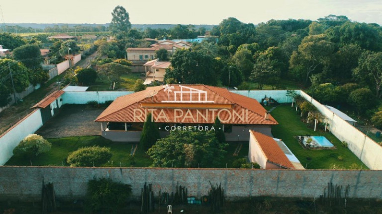 Imóvel com 3 Quartos à Venda, 2.800 m² em Franca - Franca
