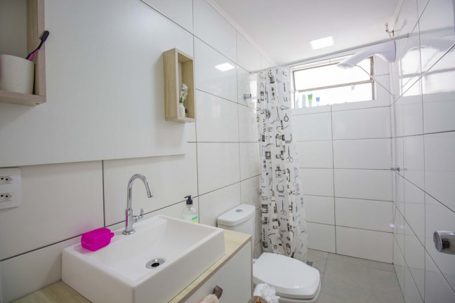 Imagem Apartamento com 2 Quartos à Venda, em Menino Deus - Porto Alegre Imagem Apartamento com 2 Quartos à Venda, em Menino Deus - Porto Alegre