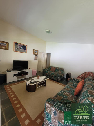 Imagem Chácara com 4 Quartos à Venda, 240 m²