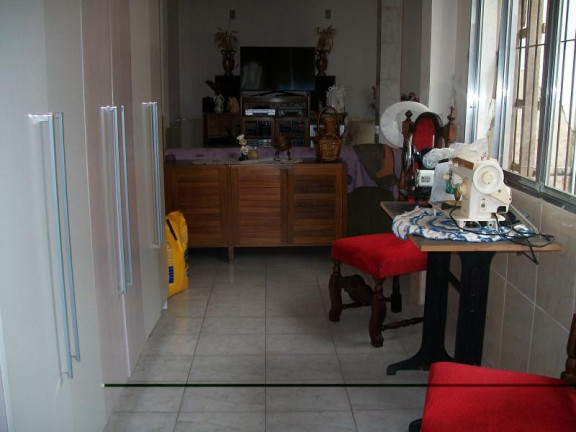 Imagem Casa com 2 Quartos à Venda,  em Parque Dos Maias - Porto Alegre