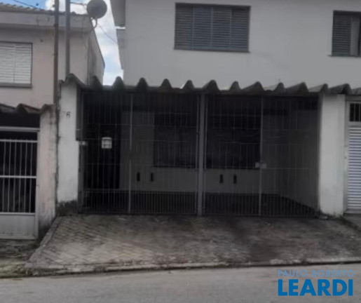 Sobrado com 3 Quartos para Alugar, 168 m² em Vila Scarpelli - Santo André