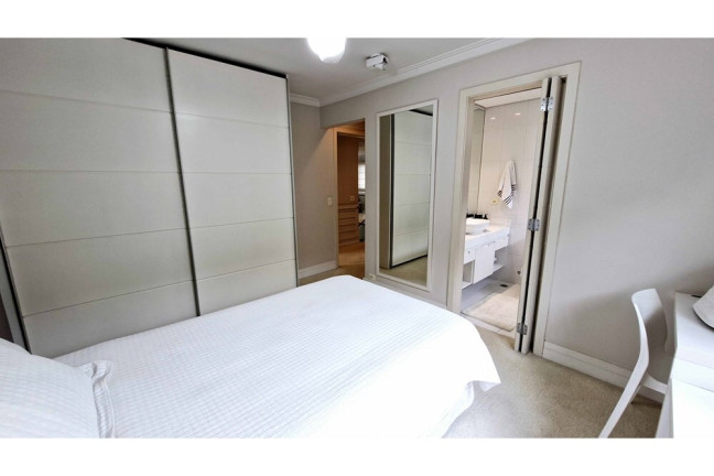Casa com 3 Quartos à Venda, 295 m² em Caxingui - São Paulo