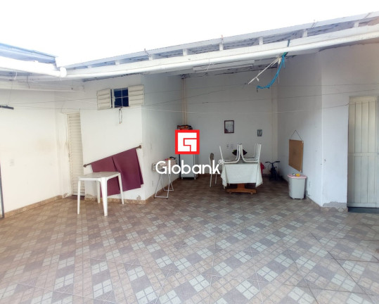 Imagem Casa com 5 Quartos à Venda, 200 m² em Centro - Montes Claros Imagem Casa com 5 Quartos à Venda, 200 m² em Centro - Montes Claros
