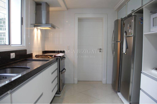 Imagem Casa com 6 Quartos à Venda, 733 m² em Vista Alegre - Curitiba