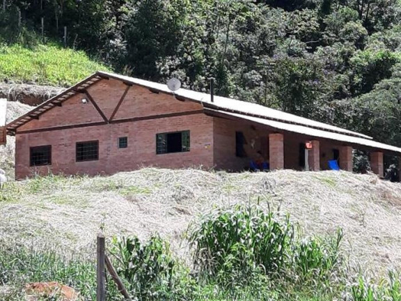 Imóvel com 3 Quartos à Venda, 250 m² em Azevedo - Joanópolis