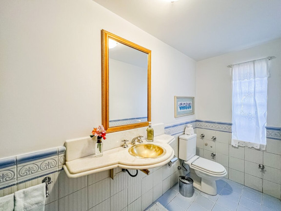 Imagem Casa com 4 Quartos à Venda, em Chácara Das Pedras - Porto Alegre Imagem Casa com 4 Quartos à Venda, em Chácara Das Pedras - Porto Alegre