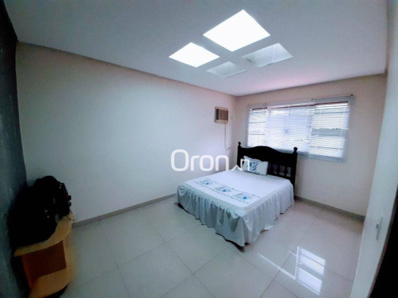 Imagem Sobrado com 5 Quartos à Venda, 358 m² em Residencial Balneário - Goiânia