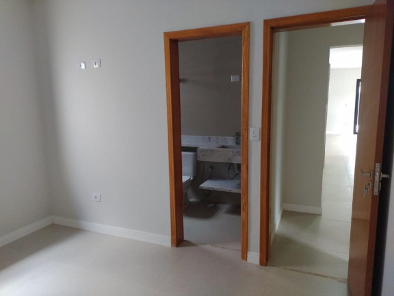 Imagem Casa com 3 Quartos à Venda, 132 m² em Flórida - Praia Grande Imagem Casa com 3 Quartos à Venda, 132 m² em Flórida - Praia Grande