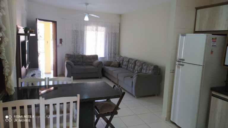 Imagem Casa com 4 Quartos para Temporada, 180 m² em Balneário Cambiju - Itapoá Imagem Casa com 4 Quartos para Temporada, 180 m² em Balneário Cambiju - Itapoá