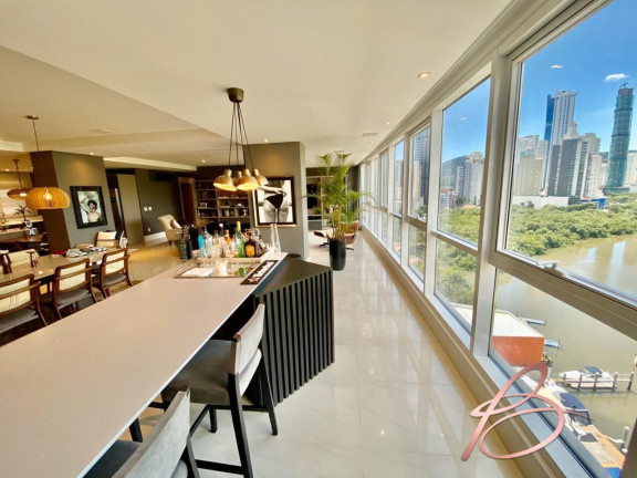 Imagem Apartamento com 4 Quartos à Venda, 190 m² em Centro - Balneário Camboriú Imagem Apartamento com 4 Quartos à Venda, 190 m² em Centro - Balneário Camboriú