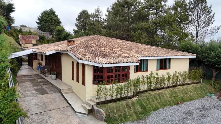 Casa com 4 Quartos à Venda, 222 m² em Região Do Alto Da Vila Inglesa - Campos Do Jordão