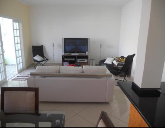 Imagem Casa com 4 Quartos à Venda, 240 m² em Agenor Campos - Peruíbe Imagem Casa com 4 Quartos à Venda, 240 m² em Agenor Campos - Peruíbe