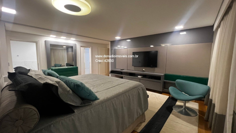 Imagem Apartamento com 3 Quartos à Venda, 316 m² em Agronômica - Florianópolis