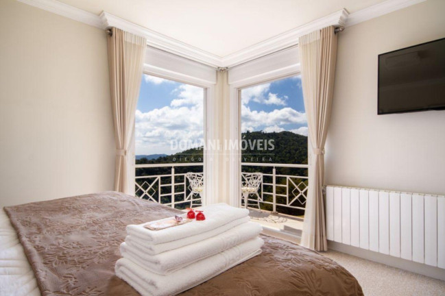 Imagem Imóvel com 6 Quartos à Venda, 1.640 m² em Região Do Alto Da Boa Vista - Campos Do Jordão Imagem Imóvel com 6 Quartos à Venda, 1.640 m² em Região Do Alto Da Boa Vista - Campos Do Jordão