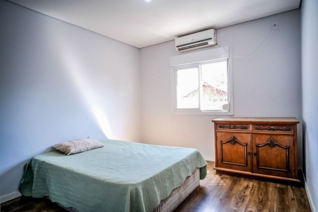 Imagem Casa com 2 Quartos à Venda, 100 m² em Jardim Itu - Porto Alegre