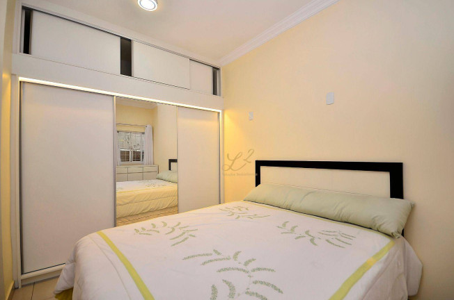 Imagem Casa com 6 Quartos à Venda, 450 m² em Bacacheri - Curitiba