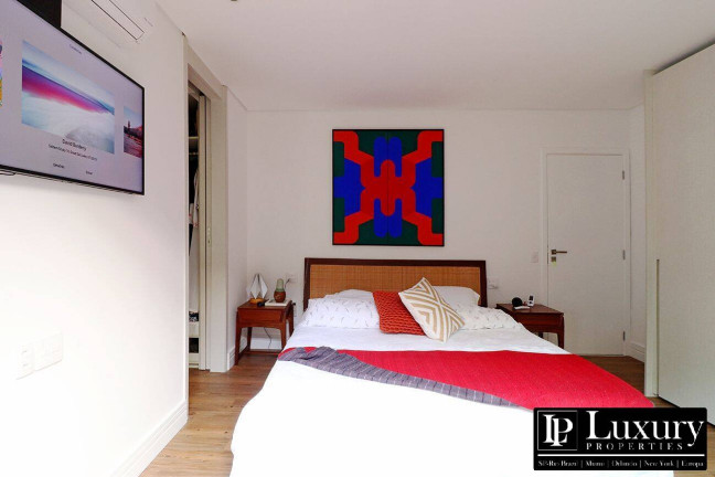 Imagem Casa com 3 Quartos à Venda, 250 m² em Vila Nova Conceição - São Paulo