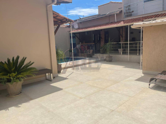 Imagem Casa com 4 Quartos à Venda, 360 m² em Todos Os Santos - Montes Claros Imagem Casa com 4 Quartos à Venda, 360 m² em Todos Os Santos - Montes Claros